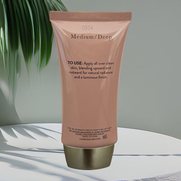 Laura Geller ~Quench N Tint Lightweight Moisturizer 1.76 oz 50 g Medium Deep New - Picture 2 of 8